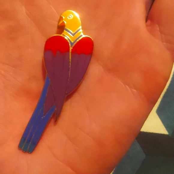 It Still GlittersLaurel Burch Cezanne Cloisonne Enamel Parrot Bird pin - Picture 1 of 2